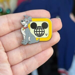 Disney Parks Hidden Disney 2025 Wave B Tramp Disney D Mystery Pin